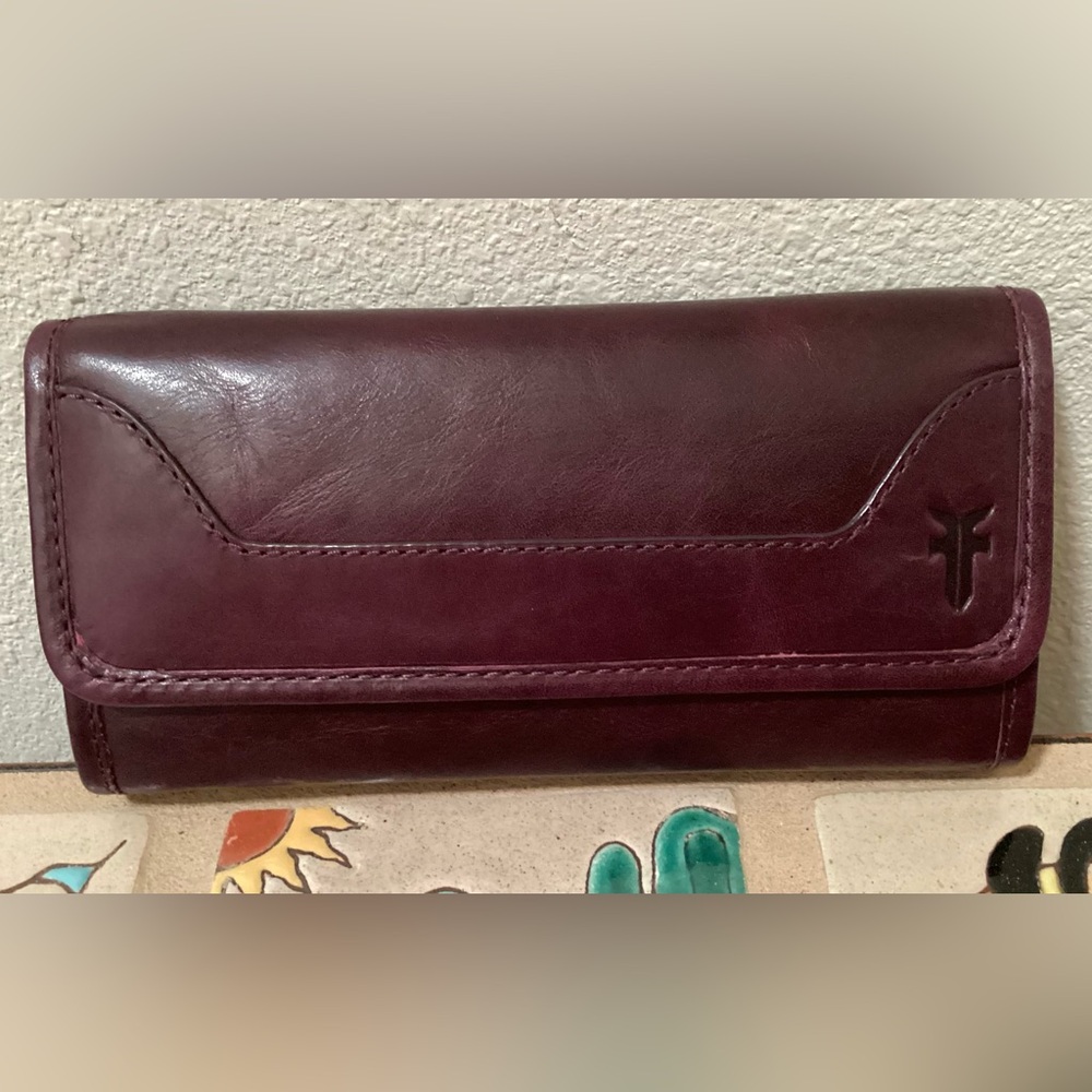 RARE Frye (Deborah) Studded Handbag with Wallet, Dusty Wine - Picture 13 of 16